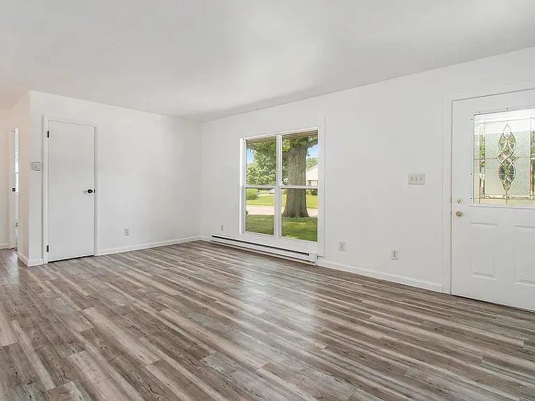 3708 Greenmont Dr — Photo 8