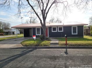 2119 Lincoln St, Seguin, TX 78155