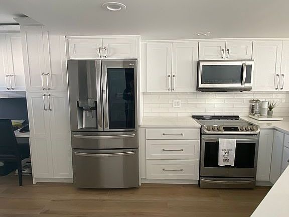 3rd image of 9717 NE Juanita Dr APT 402