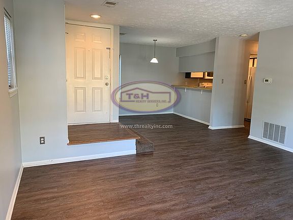 4th image of 2971 Horseshoe Bend Dr APT B