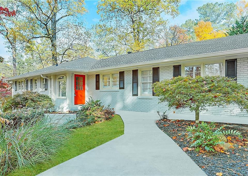 1st image of 2499 Kingscliff Dr NE
