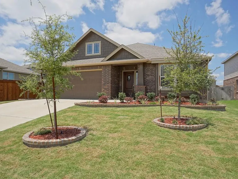 2908 Edwards Plateau — Photo 2