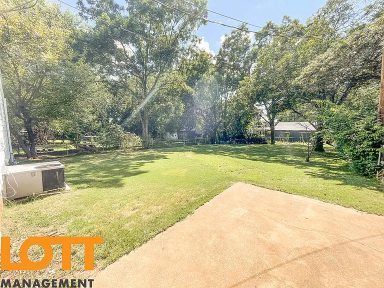 406 S Texas Ave — Photo 23