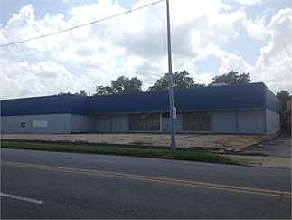 2nd image of 1100 S Main St