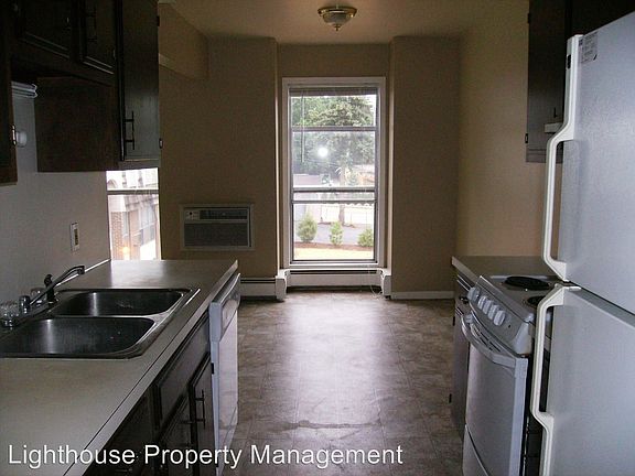 3rd image of 1326 Leonard St NW APT 15