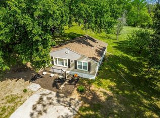 7213 NW Locust Dr, Parkville, MO 64152