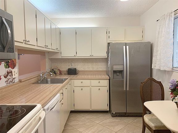 4th image of 5340 Las Verdes Circle #210