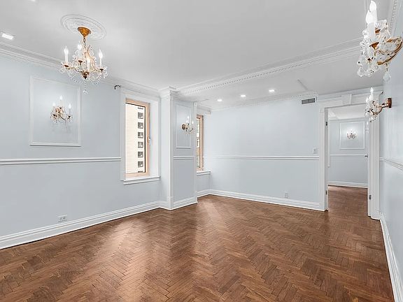 4th image of 106 Central Park S APT 7L