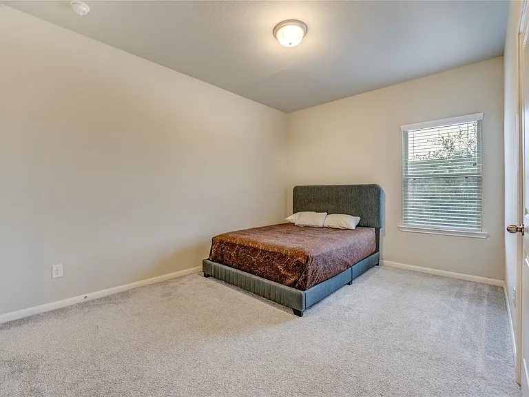 2727 Camellia Ave — Photo 35