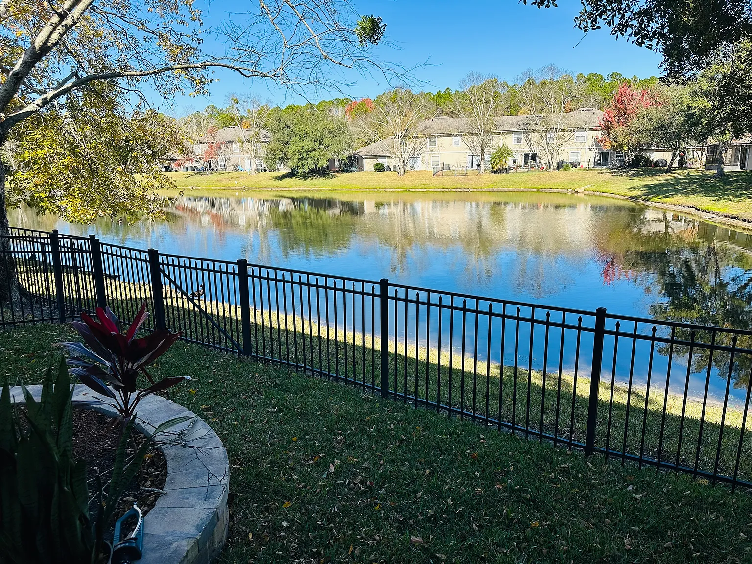 3 bed, 2.5 bath, 1460 sqft, $1,875 — Photo 3