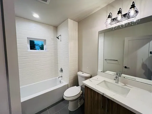 323A Martin Luther King Jr Way S — Photo 11