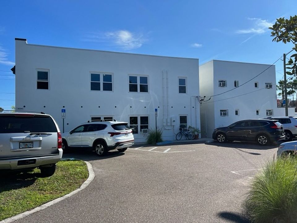 Betty Ann Hotel Apartment Rentals Saint Petersburg, FL Zillow