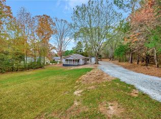 225 Jones Kinder Dr, Seneca, SC 29672