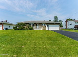 15 June Dr, Loudonville, NY 12211