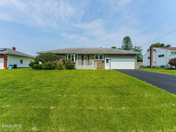 15 June Drive, Loudonville, NY 12211