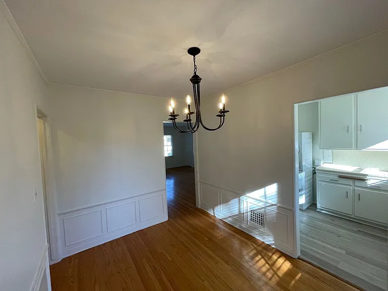 228-230 S Oakland Ave — Photo 7