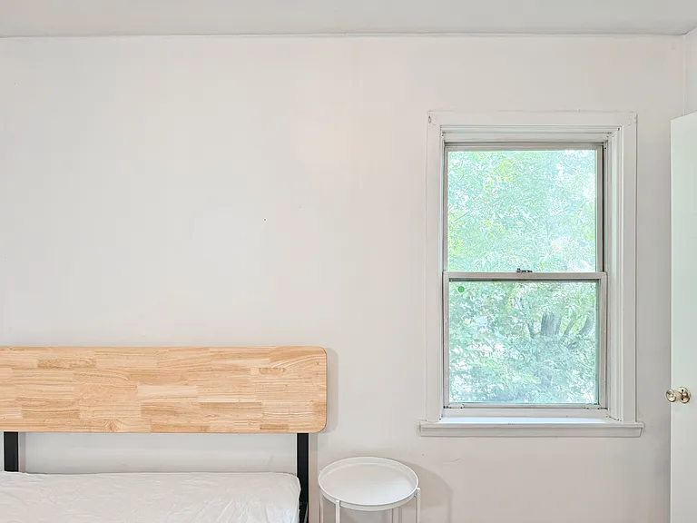 5737 Hobart St #6 — Photo 14