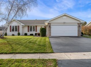 317 Oak St, Poplar Grove, IL 61065