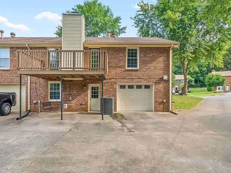3066 Woody Ln — Photo 32