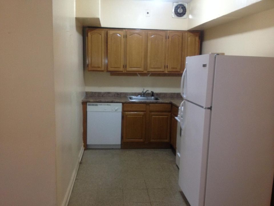 1st image of 908 E 56th St #1