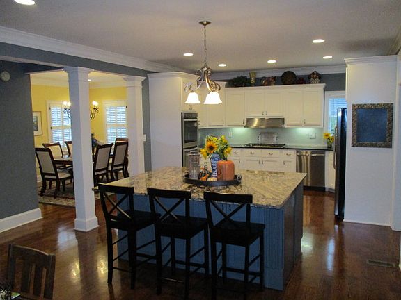 Large Eat In Kitchen