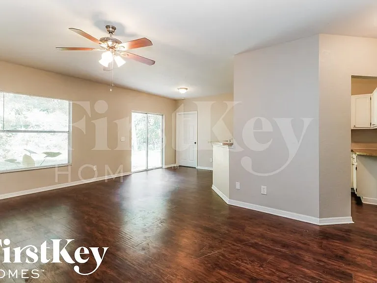 2849 Peake St — Photo 5