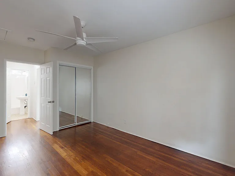 1502 N Hollywood Way #A — Photo 9