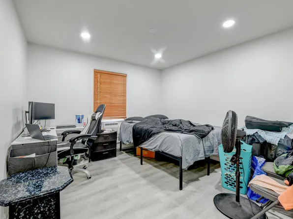 708 Garfield Avenue image 14 of 32