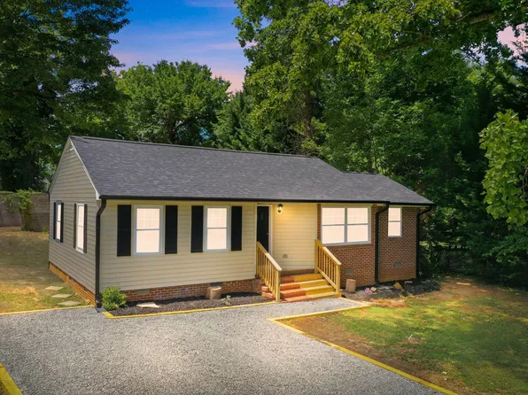 1913 Hilldale Dr, Burlington, NC 27215