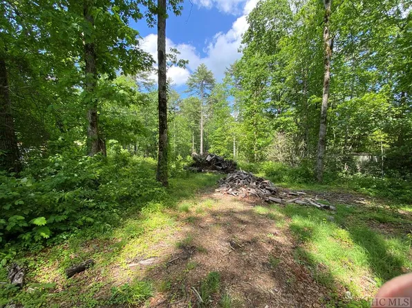 26 Pilgrim Rd, Cashiers, NC 28717