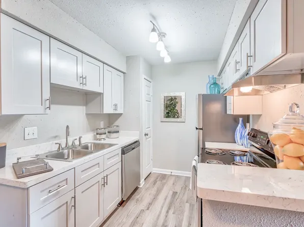 Crescent Wood Apartments, 100 Lakeview Dr #D62a7d85f, Clute, TX 77531