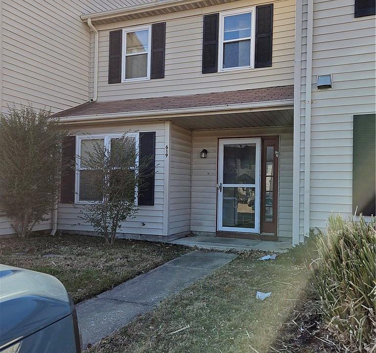 1st image of 619 Aubrey Dr