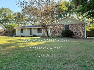 106 Twin Oak Dr, Florence, AL 35633