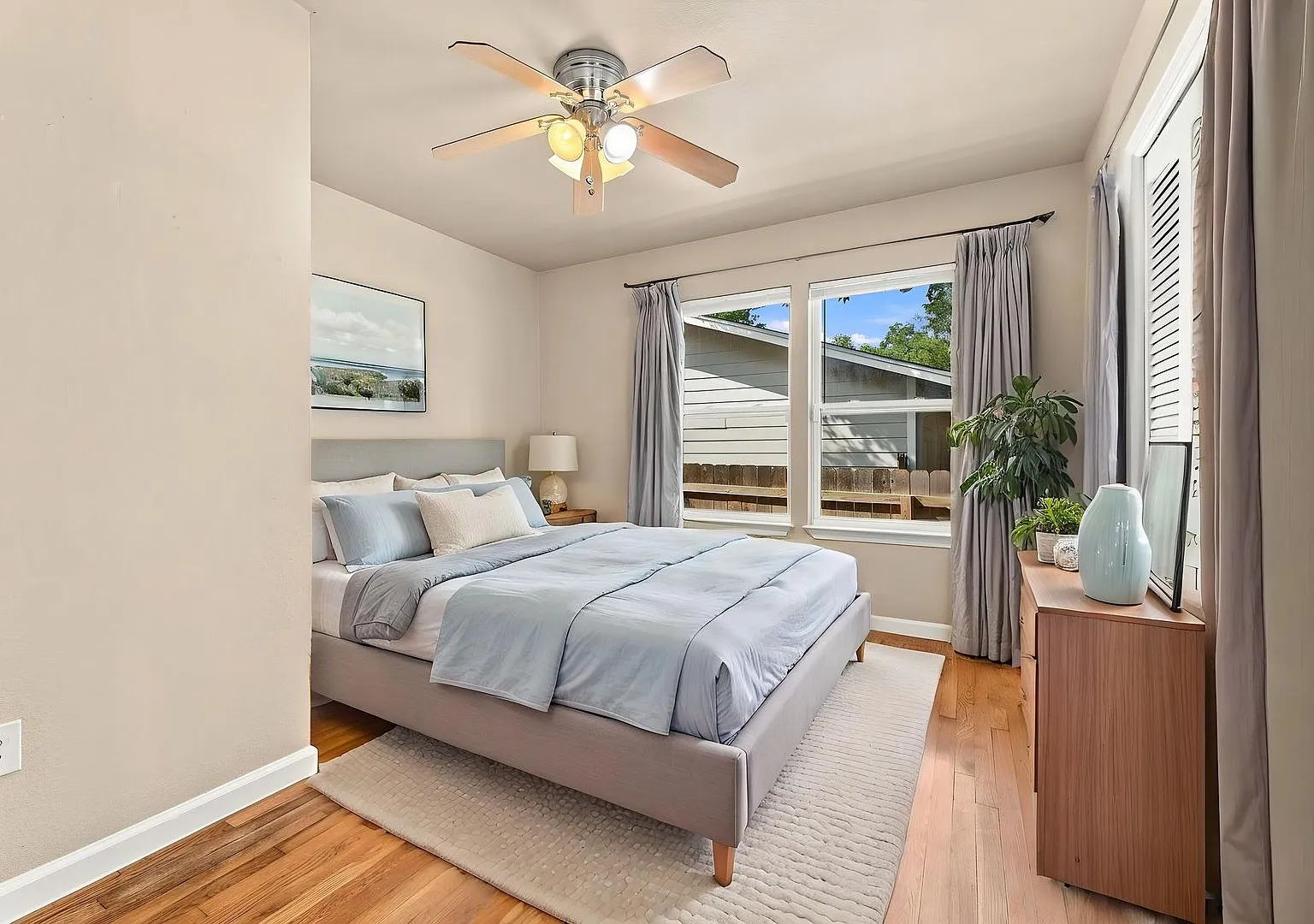 Remodeled 3 Bed / 2 Bath Central Austin Home with Wood Floors & High-End Finishes — Photo 4
