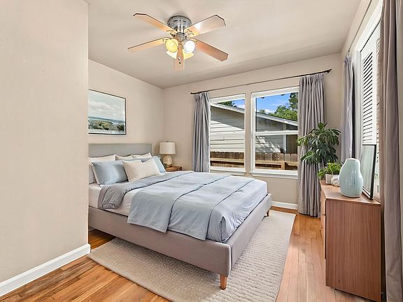 4th image of 4805 Evans Ave #B