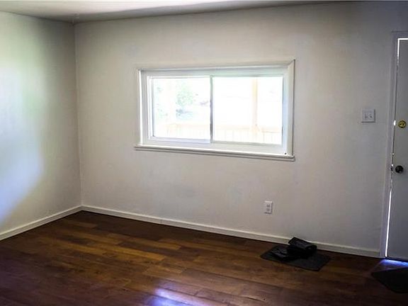 5th image of 122 Cottage Hill Ave