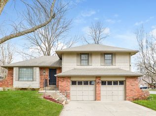 500 Hargis Ln, Belton, MO 64012