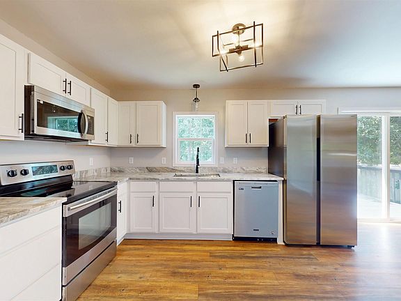 4th image of 69 Woodside Ln