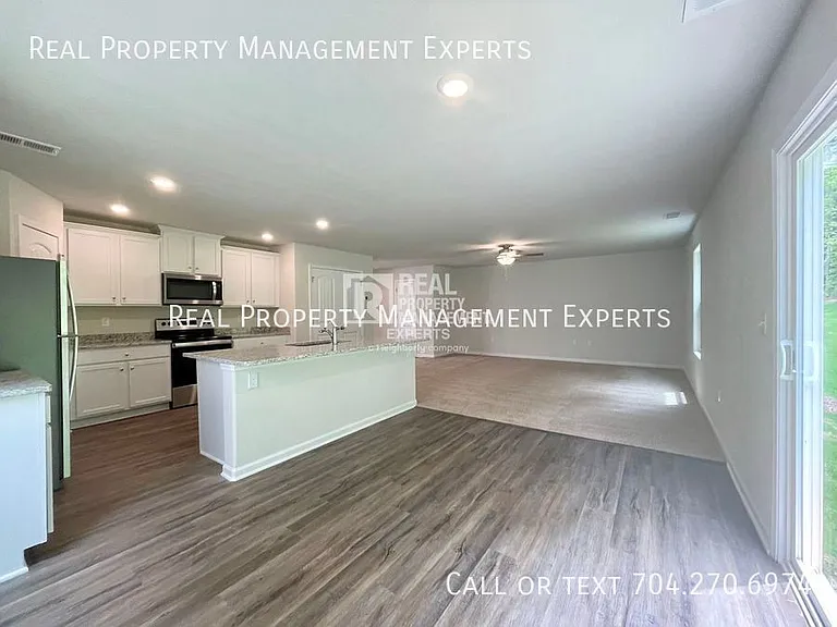 9139 Creedmore Hills Dr — Photo 2