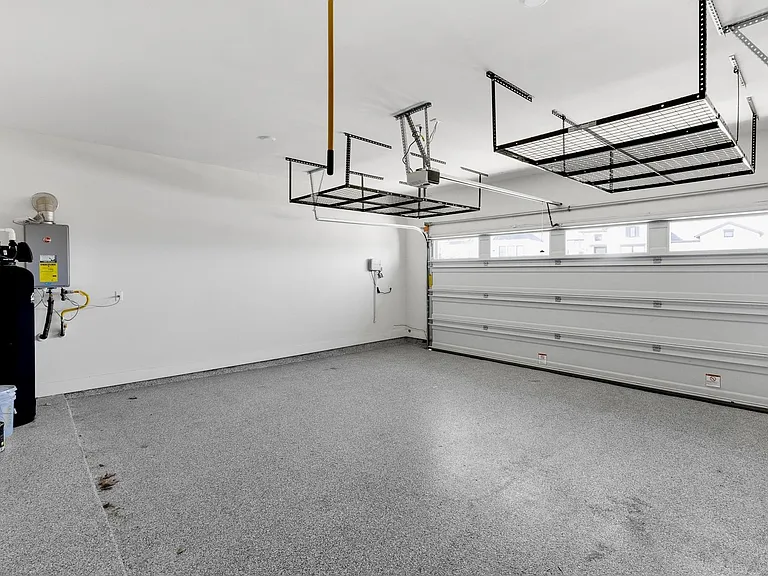 378 Carpenter Hill Dr — Photo 35
