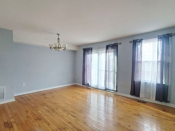 5th image of 9121 Chesley Knoll Ct