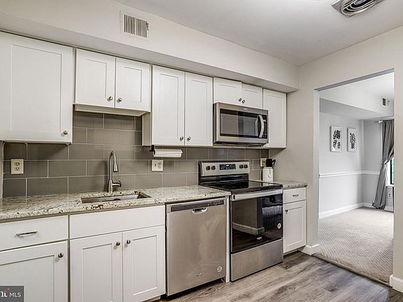 5th image of 11305 Commonwealth Dr APT 201