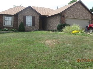 1108 Lake Road Drive, Cassville, MO 65625