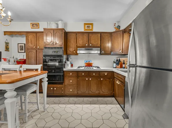 76 Jefferson Street image 16 of 36