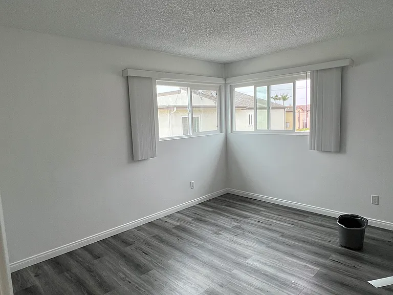16891 Green Ln #D — Photo 10