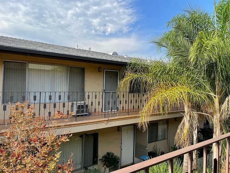 4425 Ocean View Blvd — Photo 13