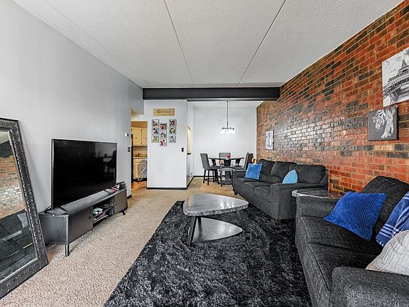 4th image of 1504 Woodbridge Rd APT 3F