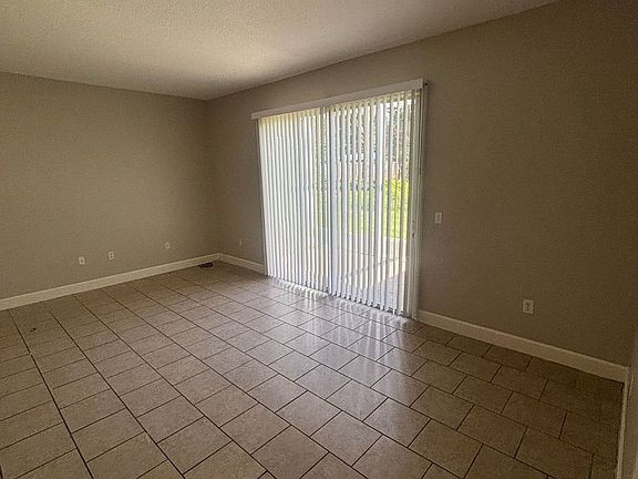 4th image of 1973 Grand Oak Dr