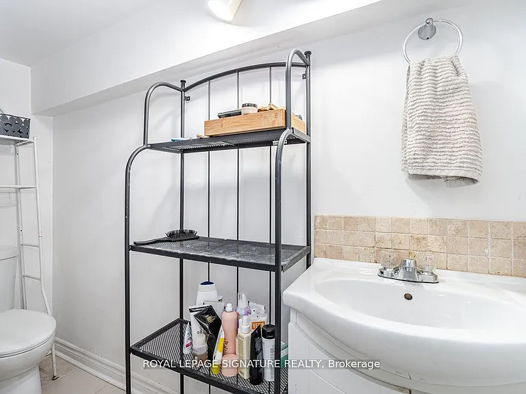 1078 Eastmount Ave #2 — Photo 20