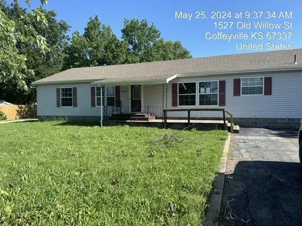 1527 S Old Willow St, Coffeyville, KS 67337